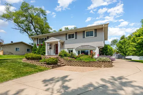 Exterior - 1320 Jefferson Rd, Hoffman Estates, IL 60169 photo 3 of 7