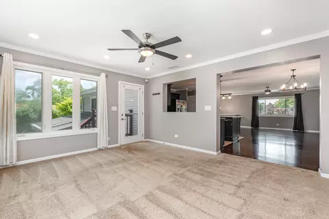 Living - 1320 Jefferson Rd, Hoffman Estates, IL 60169 photo 4 of 7