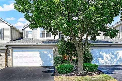 3211 Foxridge Ct, Woodridge, IL 60517