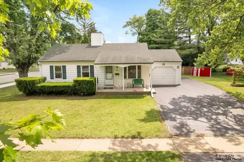 383 Raupp Blvd, Buffalo Grove, IL 60089