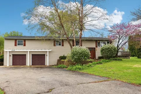 3319 Dean St, Woodstock, IL 60098