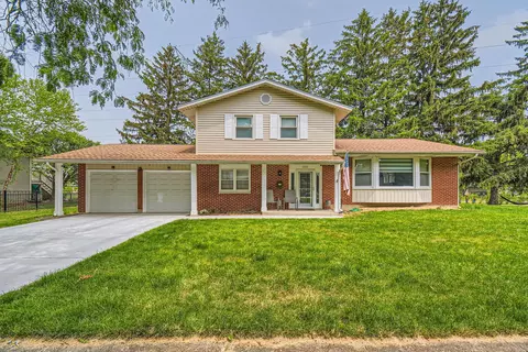 1322 E Thurston Dr, Palatine, IL 60074