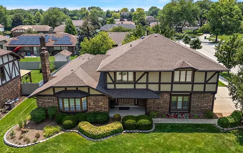 8257 Chertsey Ct, Orland Park, IL 60462
