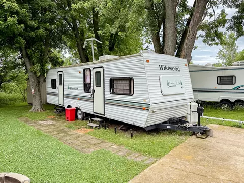 205 Woodhaven, Sublette, IL 61367