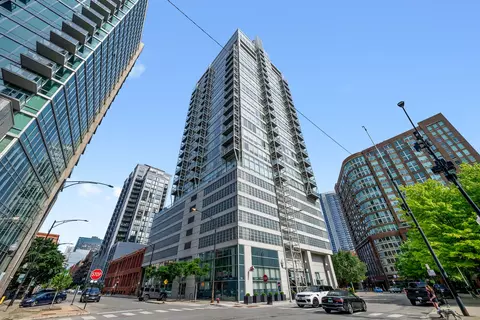 653 N Kingsbury St #1006, Chicago, IL 60654