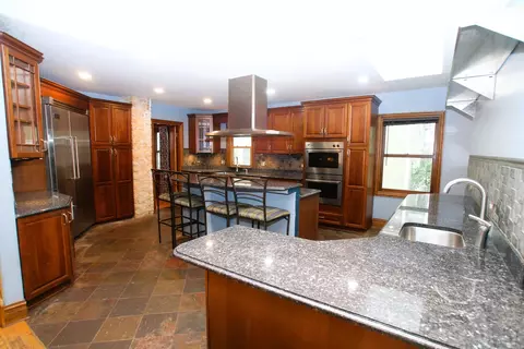 314 N Maple St, Itasca, IL 60143 photo 2