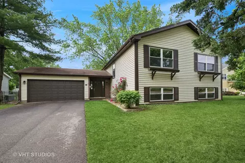 211 Sherwood Dr, Cary, IL 60013