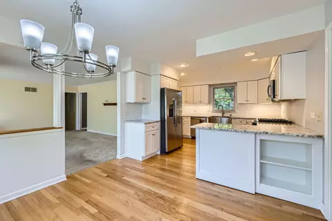 201 S Wulff St, Cary, IL 60013 photo 8