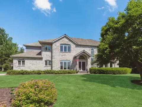 1551 Daybreak Dr, Libertyville, IL 60048