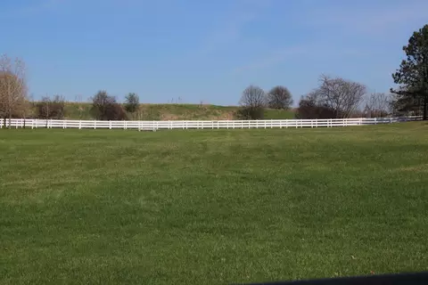 36537 N Fox Hill Dr, Wadsworth, IL 60083