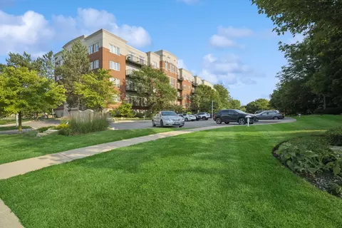 820 Weidner Rd #405, Buffalo Grove, IL 60089
