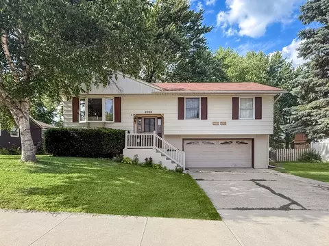 3288 Knox Dr, Freeport, IL 61032