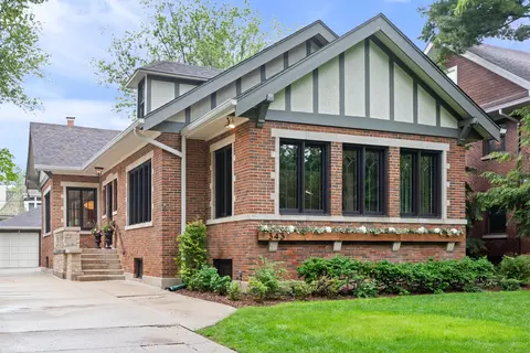 343 Washington Ave, Wilmette, IL 60091