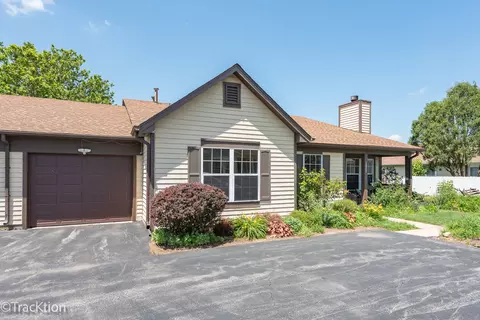 1827 Appaloosa Dr, Naperville, IL 60565