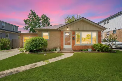 8601 44th St, Lyons, IL 60534