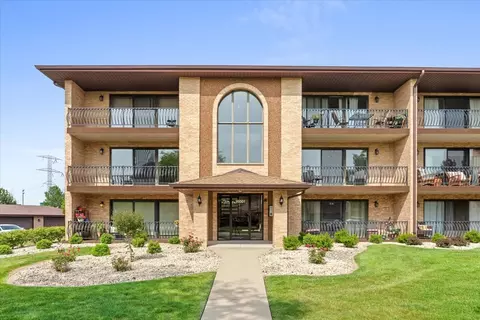16001 Eagle Ridge Dr #2N, Tinley Park, IL 60477