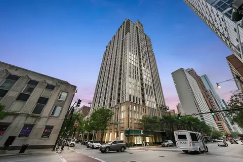 1250 S Michigan Ave #1110, Chicago, IL 60605