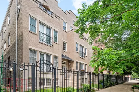 1242 W Ohio St #2E, Chicago, IL 60642