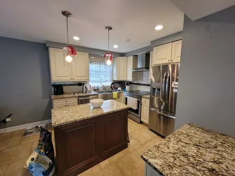 Kitchen - 310 Partridge Ln, Wheeling, IL 60090 photo 2 of 6