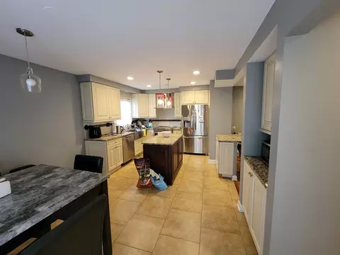 Kitchen - 310 Partridge Ln, Wheeling, IL 60090 photo 4 of 6