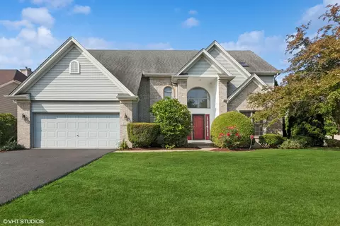 3175 Wild Meadow Ln, Aurora, IL 60504