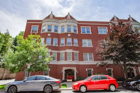 719 Erie St #3A, Oak Park, IL 60302