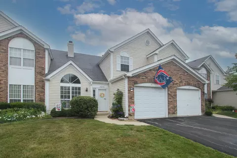5874 Delaware Ave, Gurnee, IL 60031