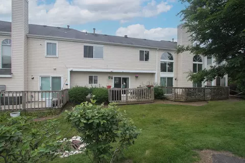 5874 Delaware Ave, Gurnee, IL 60031 photo 3