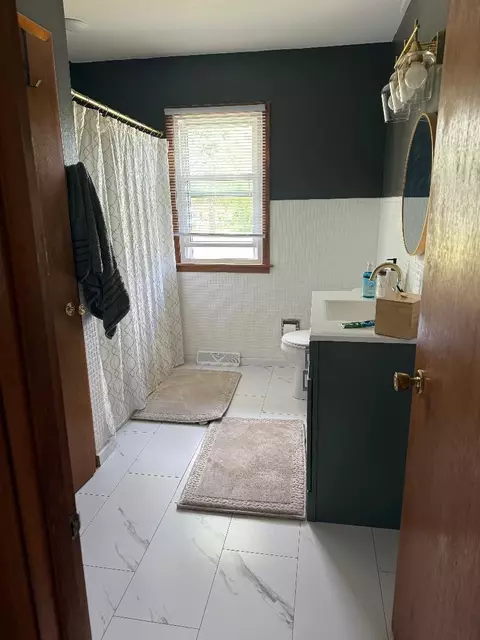 404 E Soper St, Winnebago, IL 61088 photo 9