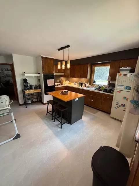 404 E Soper St, Winnebago, IL 61088 photo 4