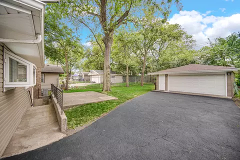 Exterior - 3115 172nd St, Hazel Crest, IL 60429 photo 3 of 6