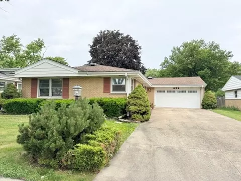 694 Mark Ave, Des Plaines, IL 60016
