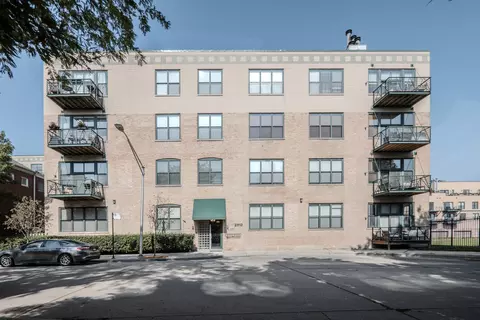 2512 N Bosworth Ave #403, Chicago, IL 60614