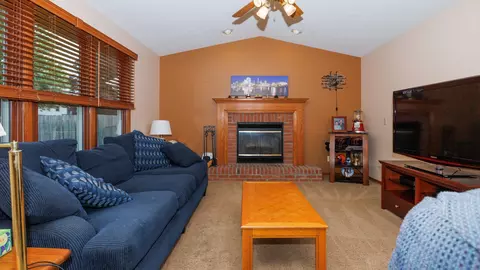 410 Wildberry Dr, Normal, IL 61761 photo 9
