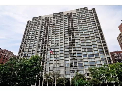 3200 N Lake Shore Dr #1709, Chicago, IL 60657