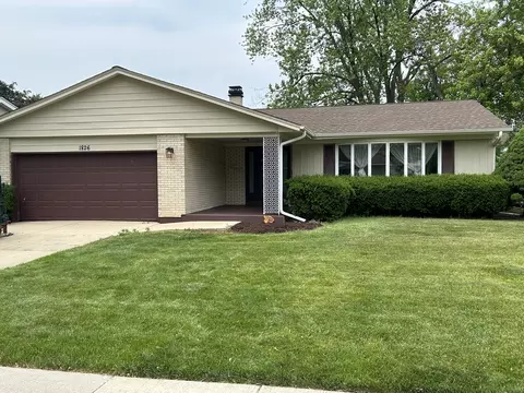 1826 E Wood Ln, Mount Prospect, IL 60056
