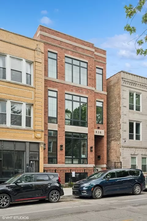 838 N Damen Ave #1, Chicago, IL 60622