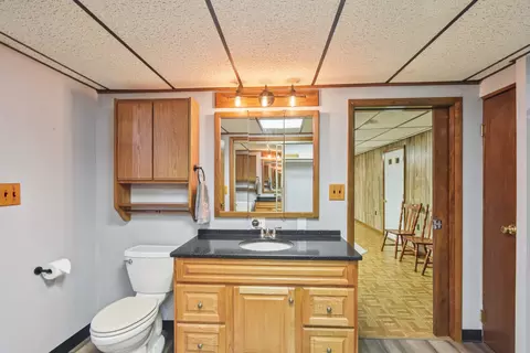 Bath - 3560 Primrose Ln, Morris, IL 60450 photo 5 of 6