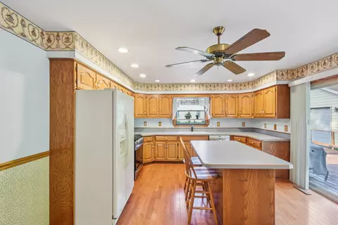 Kitchen - 3560 Primrose Ln, Morris, IL 60450 photo 4 of 7