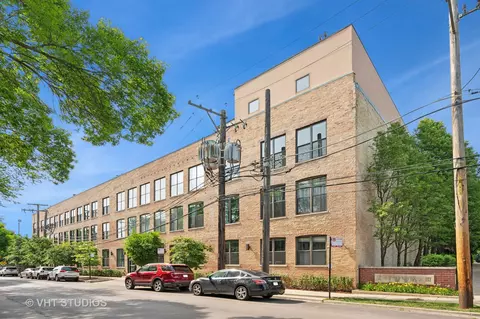 1760 W Wrightwood Ave #107, Chicago, IL 60614