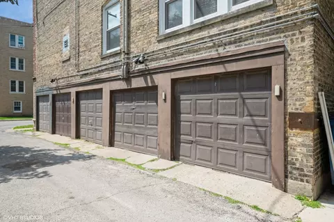 Exterior - 832 Washington St #2E, Evanston, IL 60202 photo 2 of 2