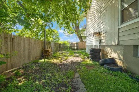 Exterior - 605 Keep Ave, Elgin, IL 60120 photo 5 of 5