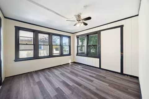 Exterior - 605 Keep Ave, Elgin, IL 60120 photo 3 of 5