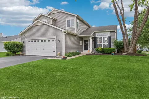 1831 Red Bud Rd, Bolingbrook, IL 60490