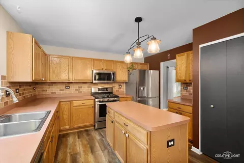 Kitchen - 3402 Hoffman St, Plano, IL 60545 photo 3 of 3