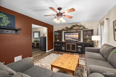 Living - 3402 Hoffman St, Plano, IL 60545 photo 2 of 2