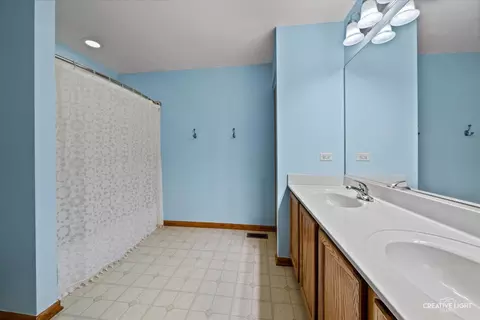 Bath - 3402 Hoffman St, Plano, IL 60545 photo 2 of 3