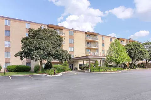 110 W Butterfield Rd #503S, Elmhurst, IL 60126
