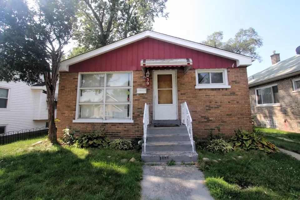 Exterior - 39 Warren St, Calumet City, IL 60409 photo 1 of 8