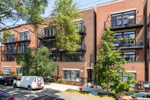 3130 W Walton St #2, Chicago, IL 60622